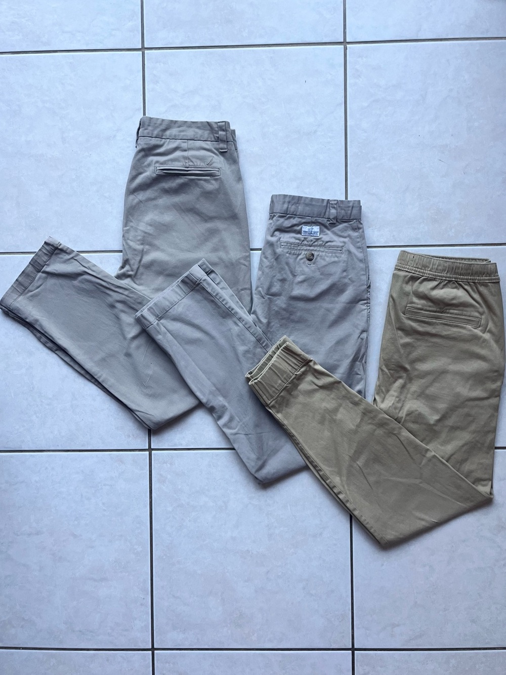 Vineyard Vines, Nautica,Holister Mens/teen Bundle x3 khakis/pants